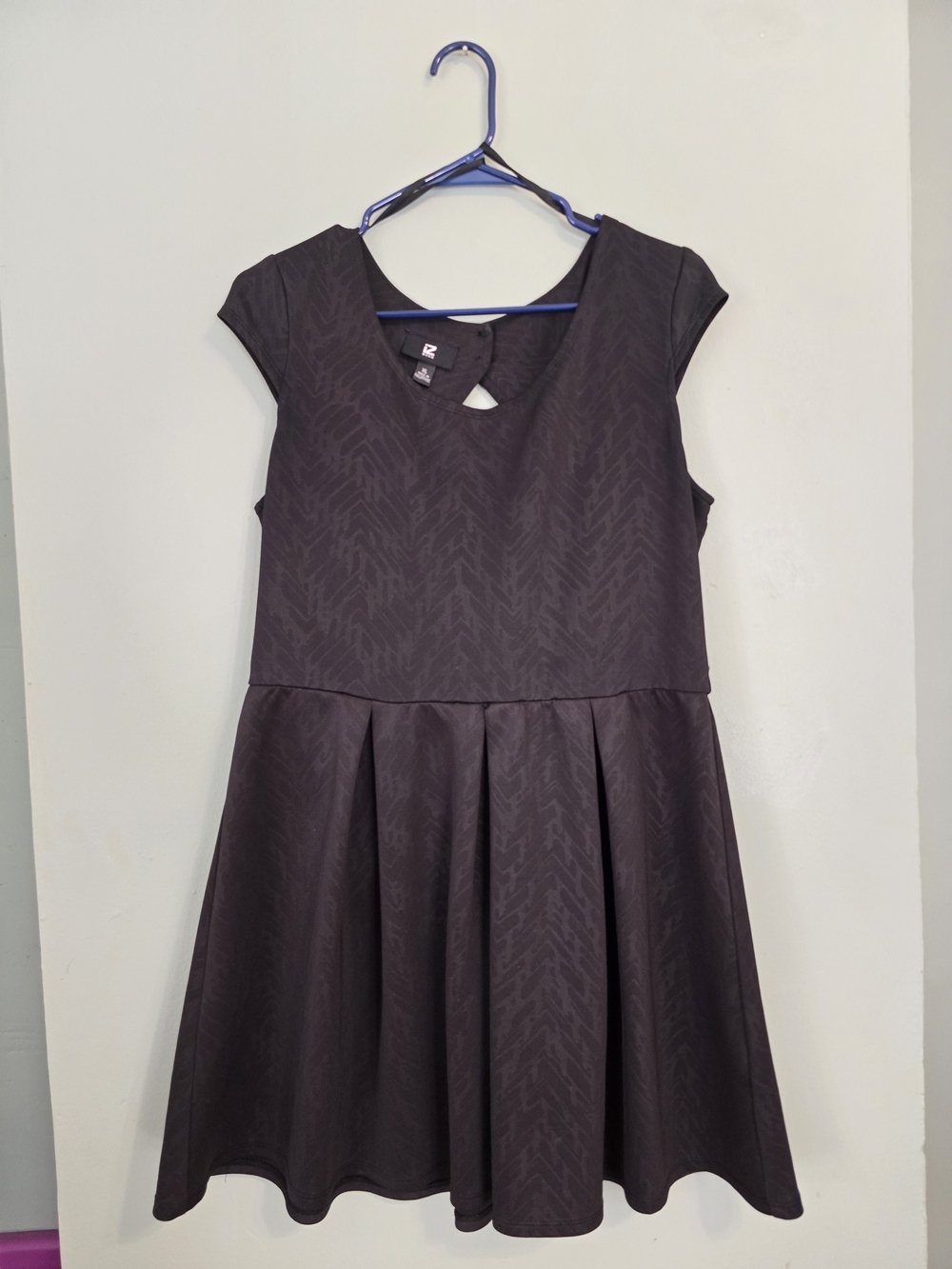 Iz Byer Black Patterned Cap Sleeve Fit-and-Flare Dress